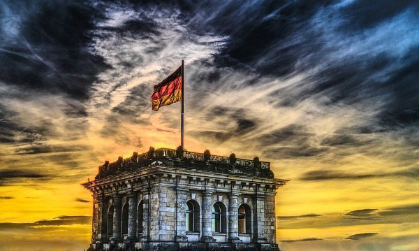 Der Kryptowochenrückblick  - Deutsche Regierung bewilligt Gesetzesentwurf zur Regulierung von Kryptowährungen