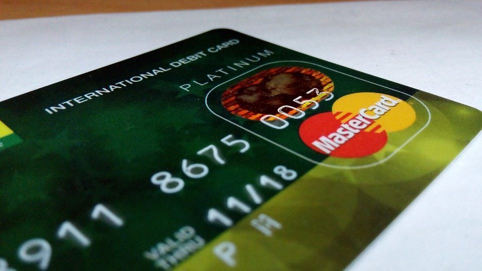 der-kryptowochenrueckblick-coinbase-launcht-debitkarte-in-6-eu-laendern
