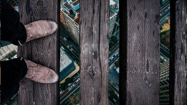 btc-unter-10k-droht-nun-der-fall-auf-8000-usd