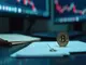 bitcoin-unter-druck-etf-abfluesse-sicherheitsrisiken-und-regulierungsdebatten