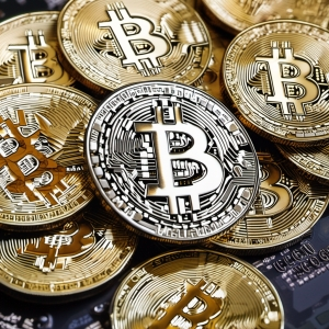 Crypto.com Coin springt auf Rang 12