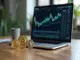 kryptomarkt-am-freitag-bitcoin-schwaechelt-dogecoin-und-remittix-im-fokus
